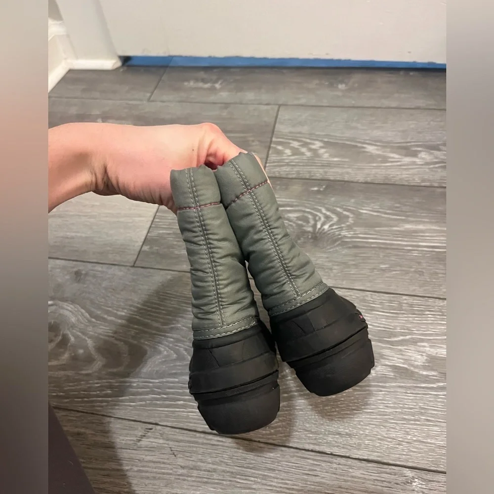 Sorel Youth Cub V B Raz Cold Weather Boot (Toddler) Sz 6